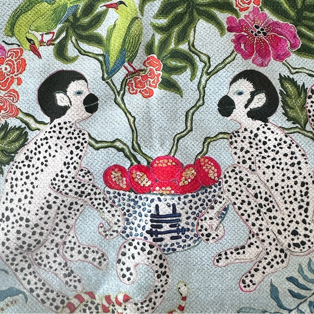 Tropical Monkey Pillowcase with Floral Design - White Lotus - Picture 4 of 6
